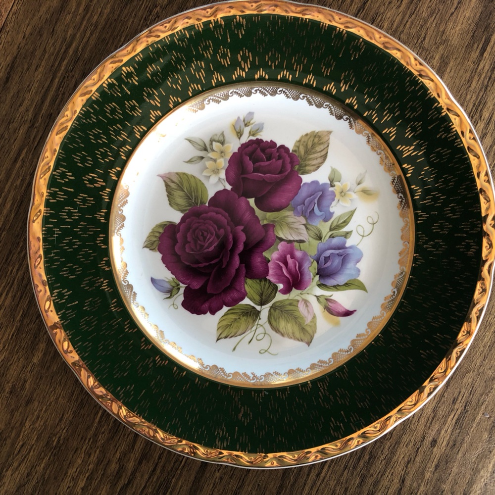 Weatherby Royal Falcon Collector Plate - Roses